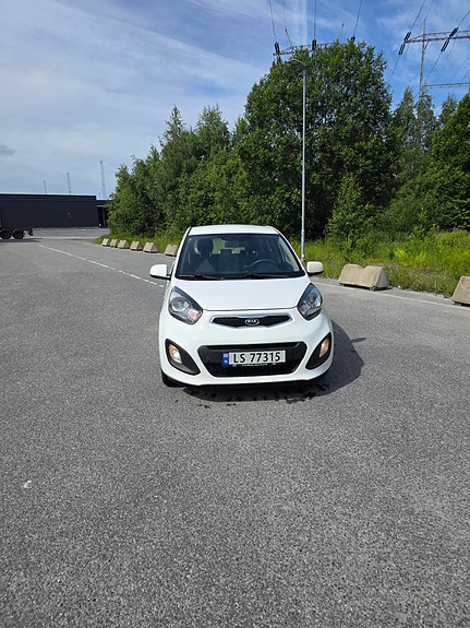 Kia Picanto 2 of 5