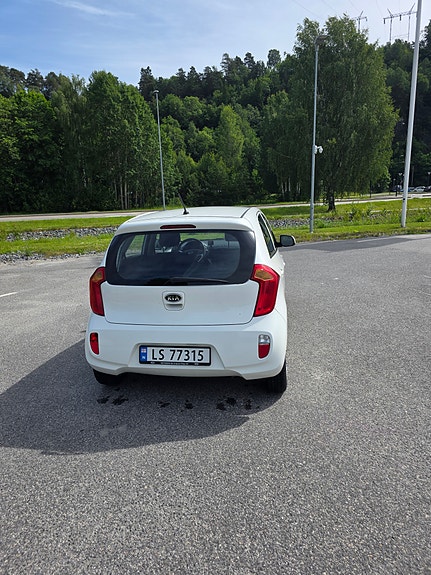 Kia Picanto 4 of 5