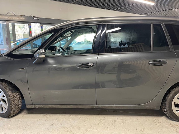 Citroen C4 Picasso 2 of 5