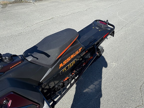 Polaris 9R Switchback Assault 146" 6 of 10