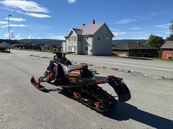 Polaris 9R Switchback Assault 146" 4 of 10