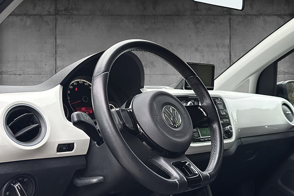 Volkswagen UP! 7 of 10