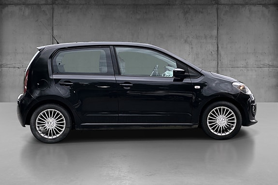 Volkswagen UP! 5 of 5