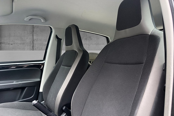 Volkswagen UP! 8 of 10
