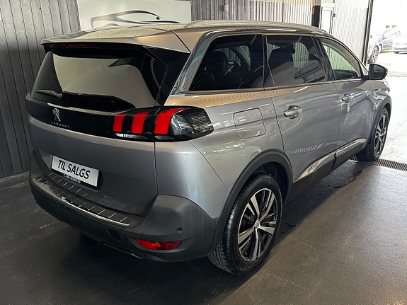 Peugeot 5008 3 of 5