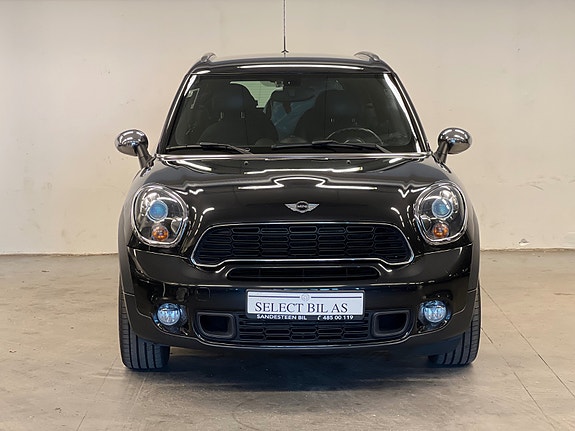 MINI Countryman Cooper 2 of 5