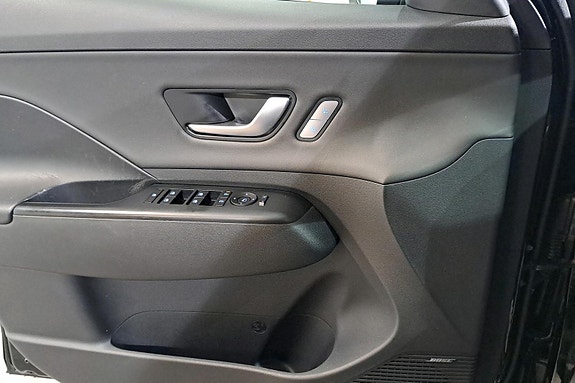 Hyundai Kona 17 of 24