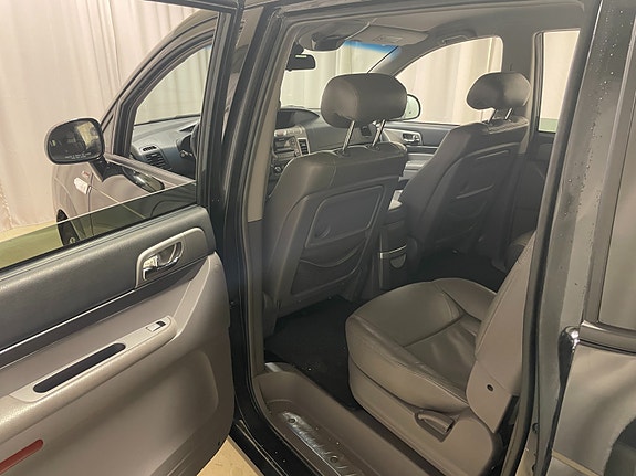 SsangYong Rodius 3 of 30