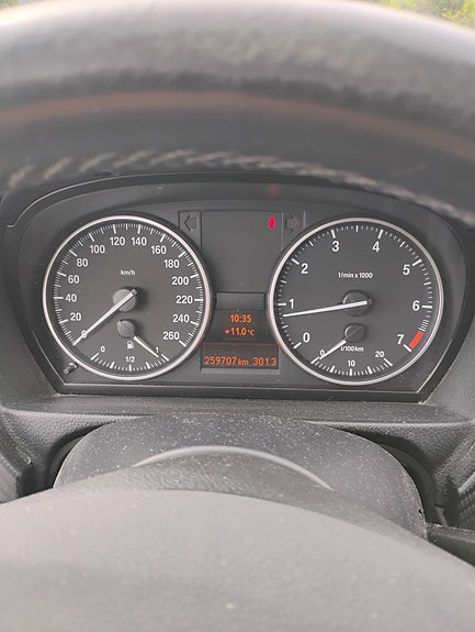 BMW 318i 7 of 8
