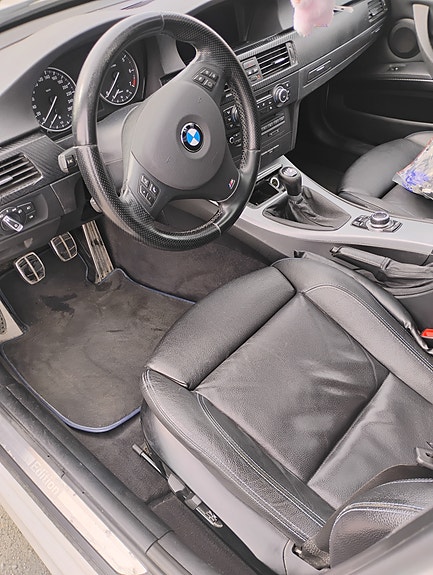 BMW 318i 6 of 8