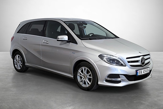 Mercedes-Benz B250 e 4 of 5