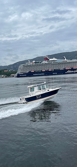 Nordstar 24 2 of 5