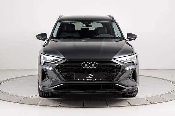 Audi Q8 4 of 5