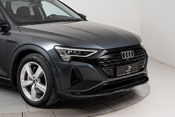 Audi Q8 3 of 5