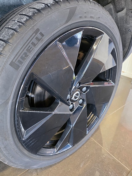 Volvo EX40 16 of 27