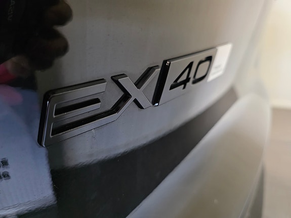 Volvo EX40 7 of 27