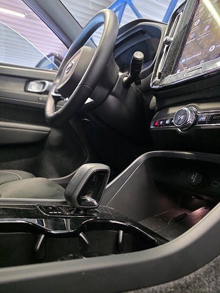 Volvo EX40 20 of 27