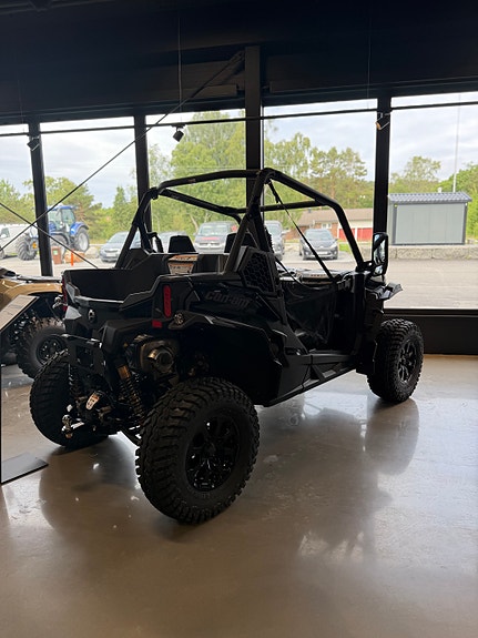 Can-Am Maverick Sport 1000R DPS Showa demper 2 of 5
