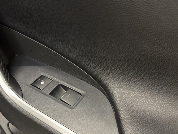 Toyota RAV4 Plug-in Hybrid 20 of 26