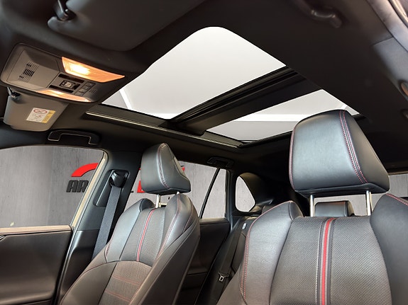 Toyota RAV4 Plug-in Hybrid 19 of 26