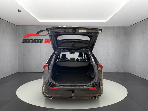 Toyota RAV4 Plug-in Hybrid 8 of 26