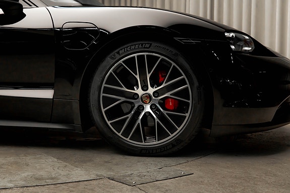 Porsche Taycan 5 of 5