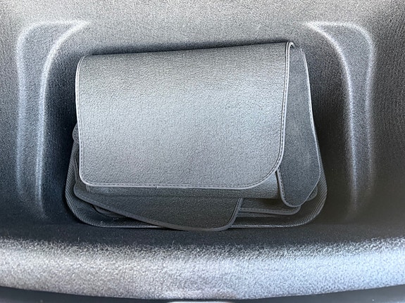 Tesla Model Y 25 of 28