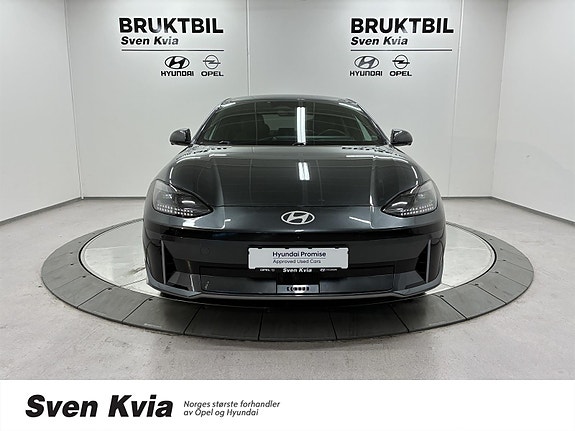 Hyundai Ioniq 6 2 of 5
