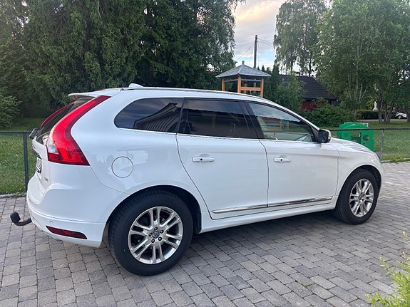 Volvo XC60 10 of 30