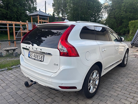 Volvo XC60 8 of 30