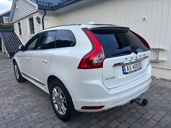 Volvo XC60 13 of 30