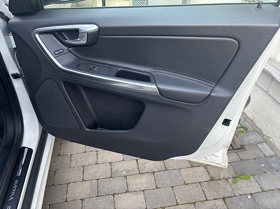 Volvo XC60 30 of 30