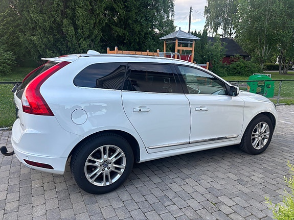 Volvo XC60 11 of 30