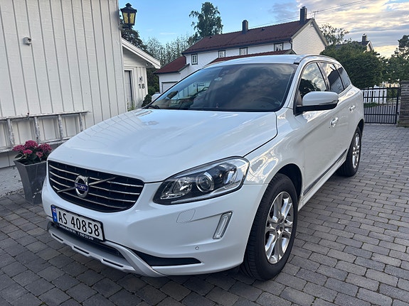 Volvo XC60 2 of 30