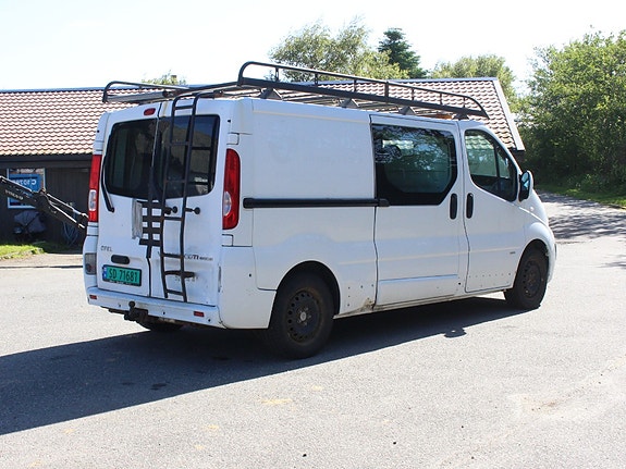 Opel Vivaro 2 of 5