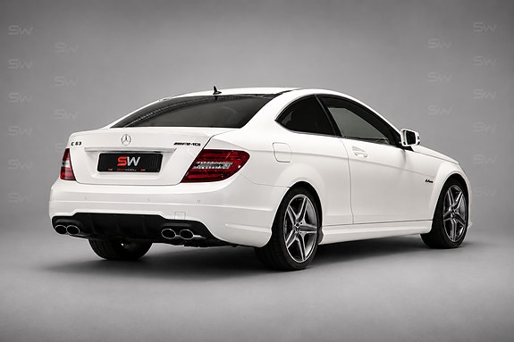 Mercedes-Benz C63 3 of 5