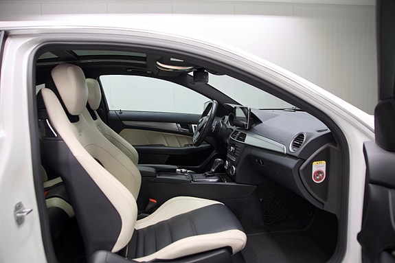 Mercedes-Benz C63 2 of 5