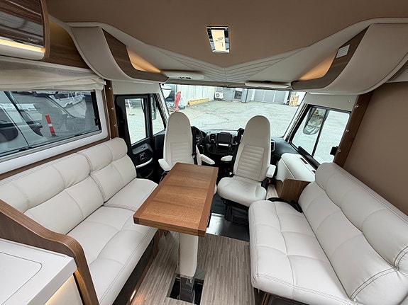 Mobilvetta K- Yacht Tekno Line 64 | 180 ah Lithium | 8-trinns automat | ALDE 13 of 23