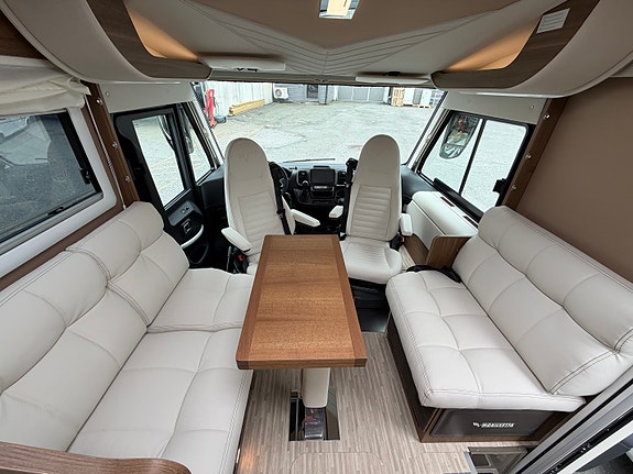 Mobilvetta K- Yacht Tekno Line 64 | 180 ah Lithium | 8-trinns automat | ALDE 14 of 23