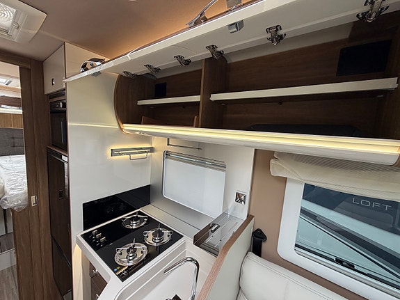 Mobilvetta K- Yacht Tekno Line 64 | 180 ah Lithium | 8-trinns automat | ALDE 18 of 23
