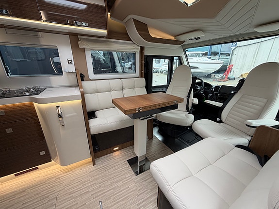 Mobilvetta K- Yacht Tekno Line 64 | 180 ah Lithium | 8-trinns automat | ALDE 8 of 23