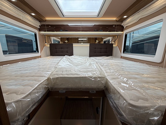 Mobilvetta K- Yacht Tekno Line 64 | 180 ah Lithium | 8-trinns automat | ALDE 7 of 23