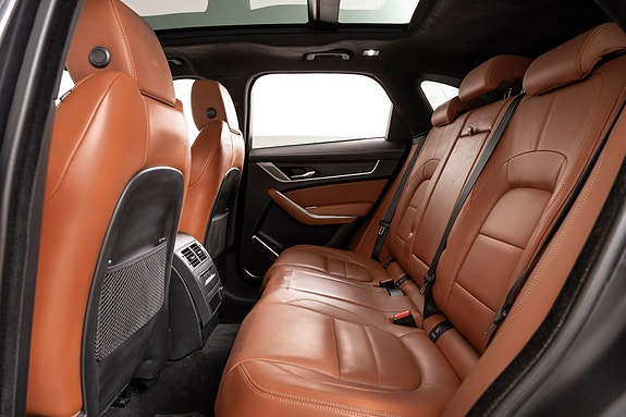 Jaguar F-PACE 24 of 30