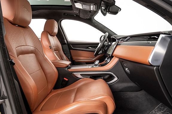 Jaguar F-PACE 28 of 30