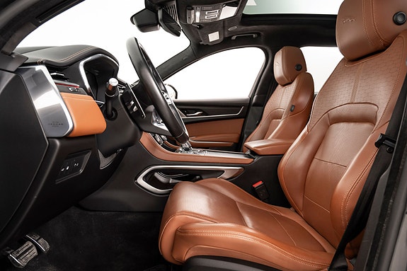 Jaguar F-PACE 22 of 30