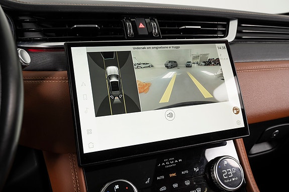 Jaguar F-PACE 18 of 30