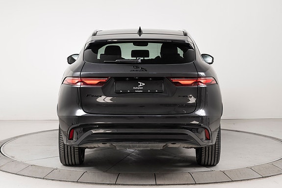 Jaguar F-PACE 8 of 30