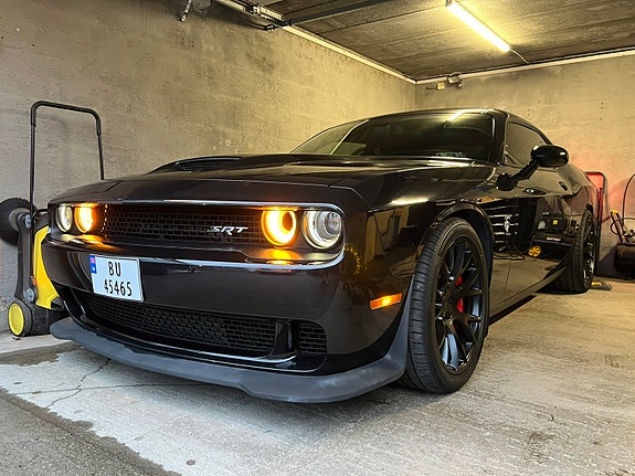 Dodge Challenger 2 of 22