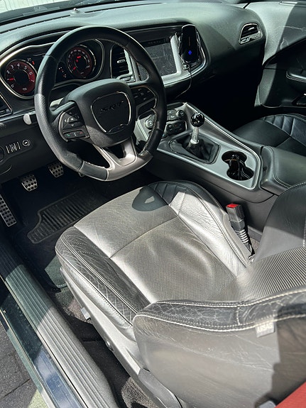 Dodge Challenger 8 of 22