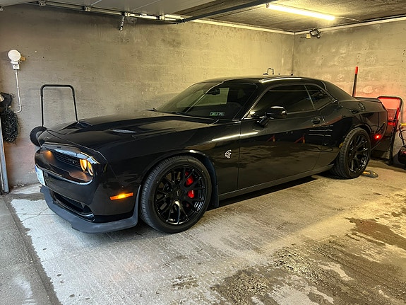 Dodge Challenger 4 of 22